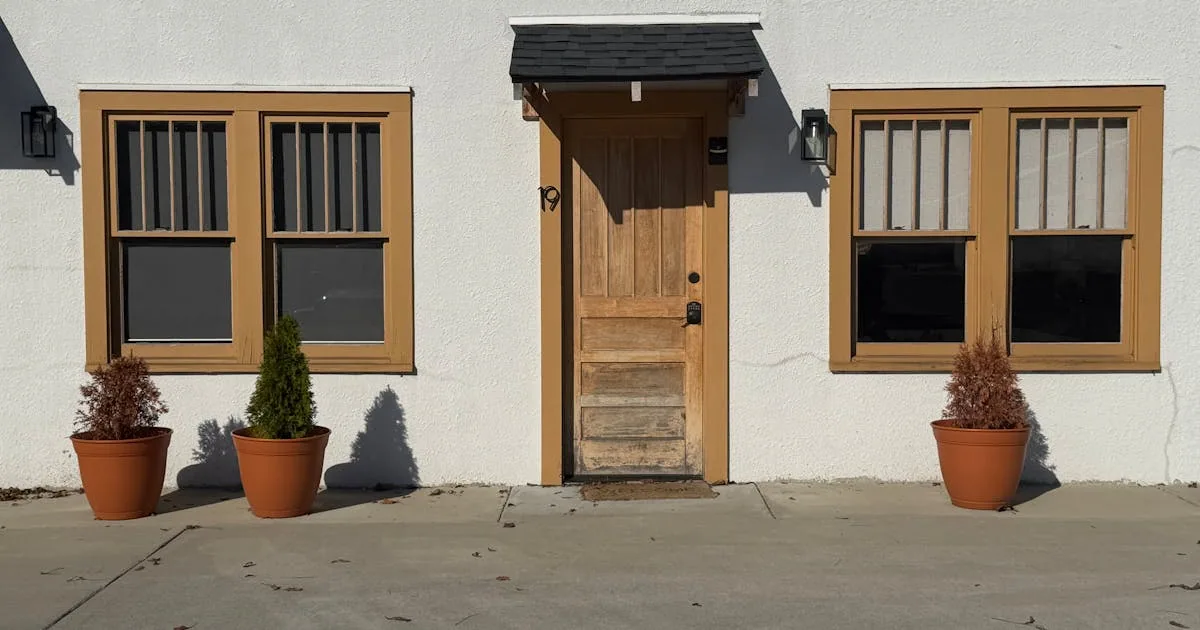 Customer not home when you arrive? Here's the protocol mobile service techs use to protect their time, document the visi...