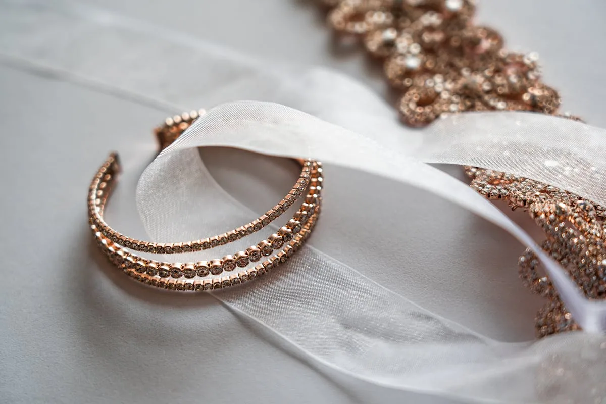 12 SMS templates for jewelry repair — drop-off photo confirmations, resizing progress, appraisal-ready, watch service. B...